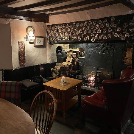 Bed and Breakfast The Tuckers Arms Axminster Exterior foto