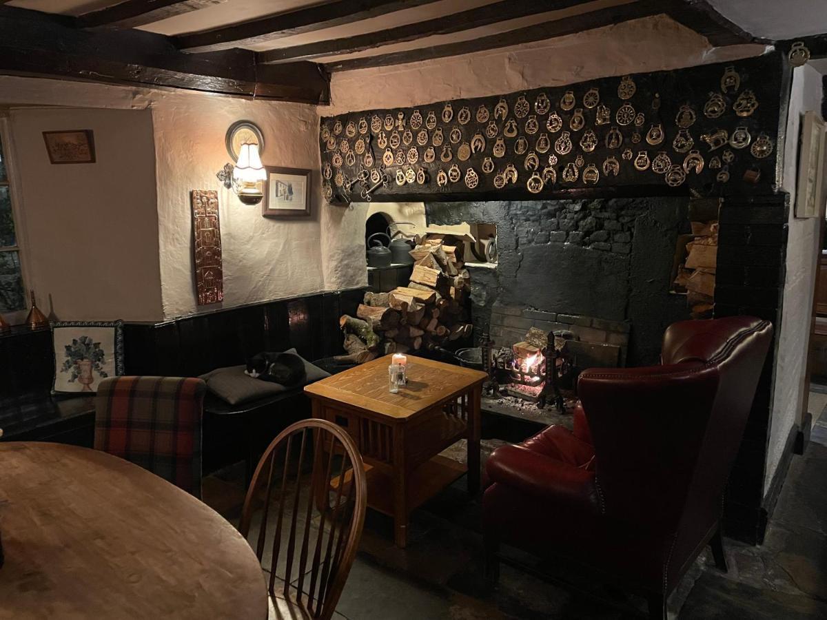 Bed and Breakfast The Tuckers Arms Axminster Exterior foto